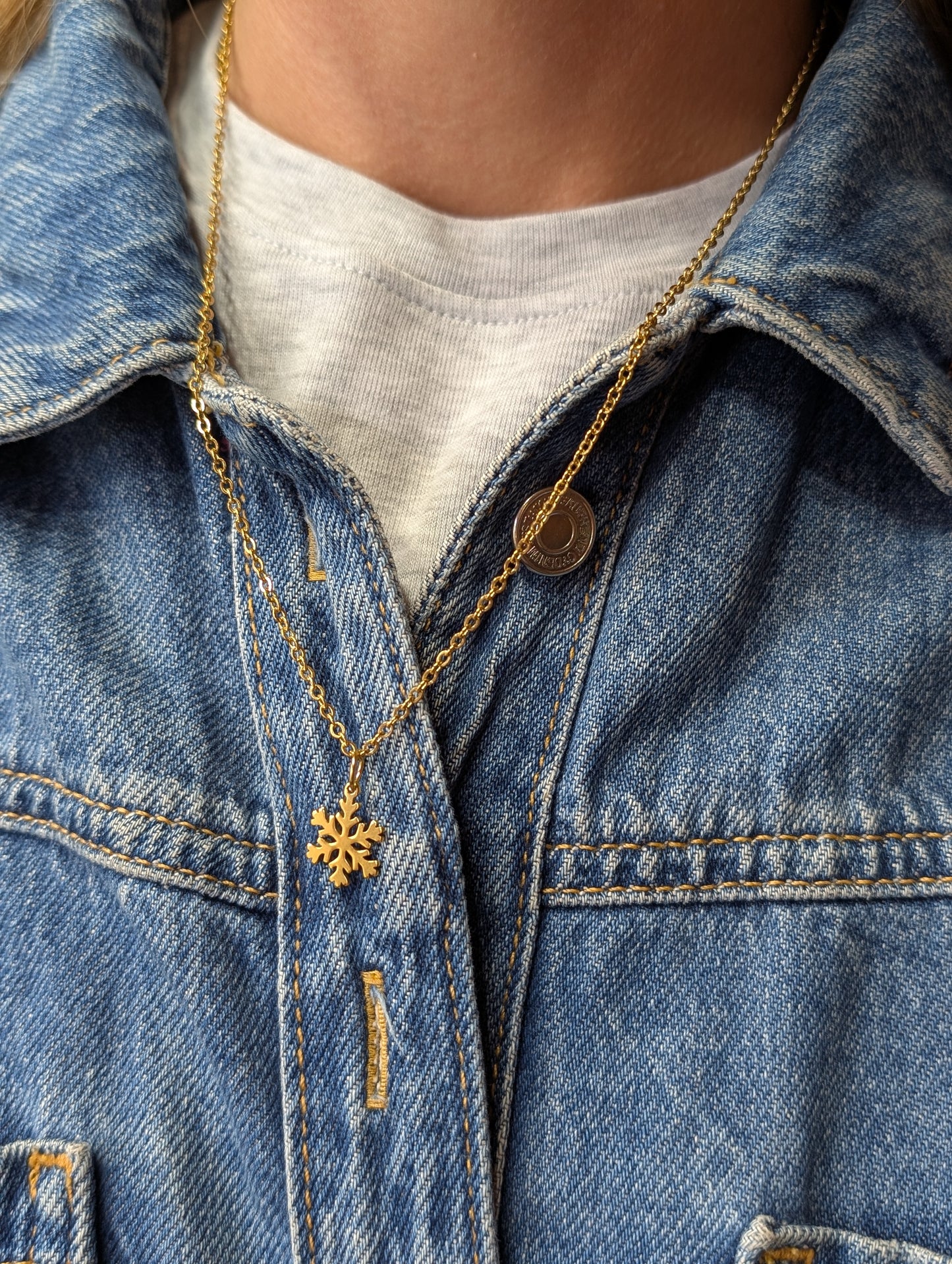 Gold Christmas capsule collection set